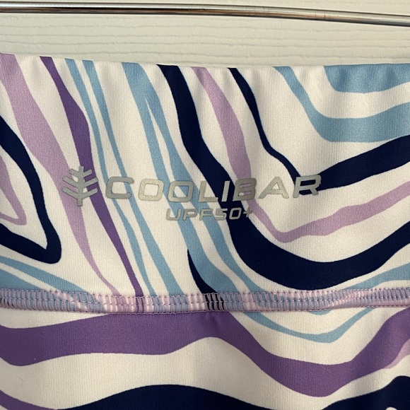 Coolibar Golf Skort Multicolor Wave Pattern, size Large, UV Protection - Picture 3 of 9